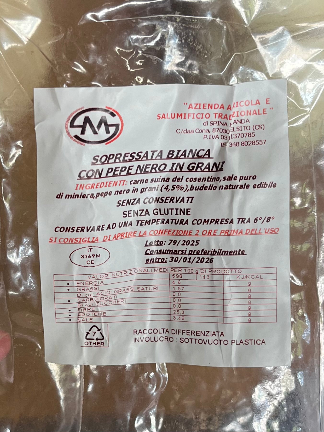 Soppressata bianca con pepe nero in grani