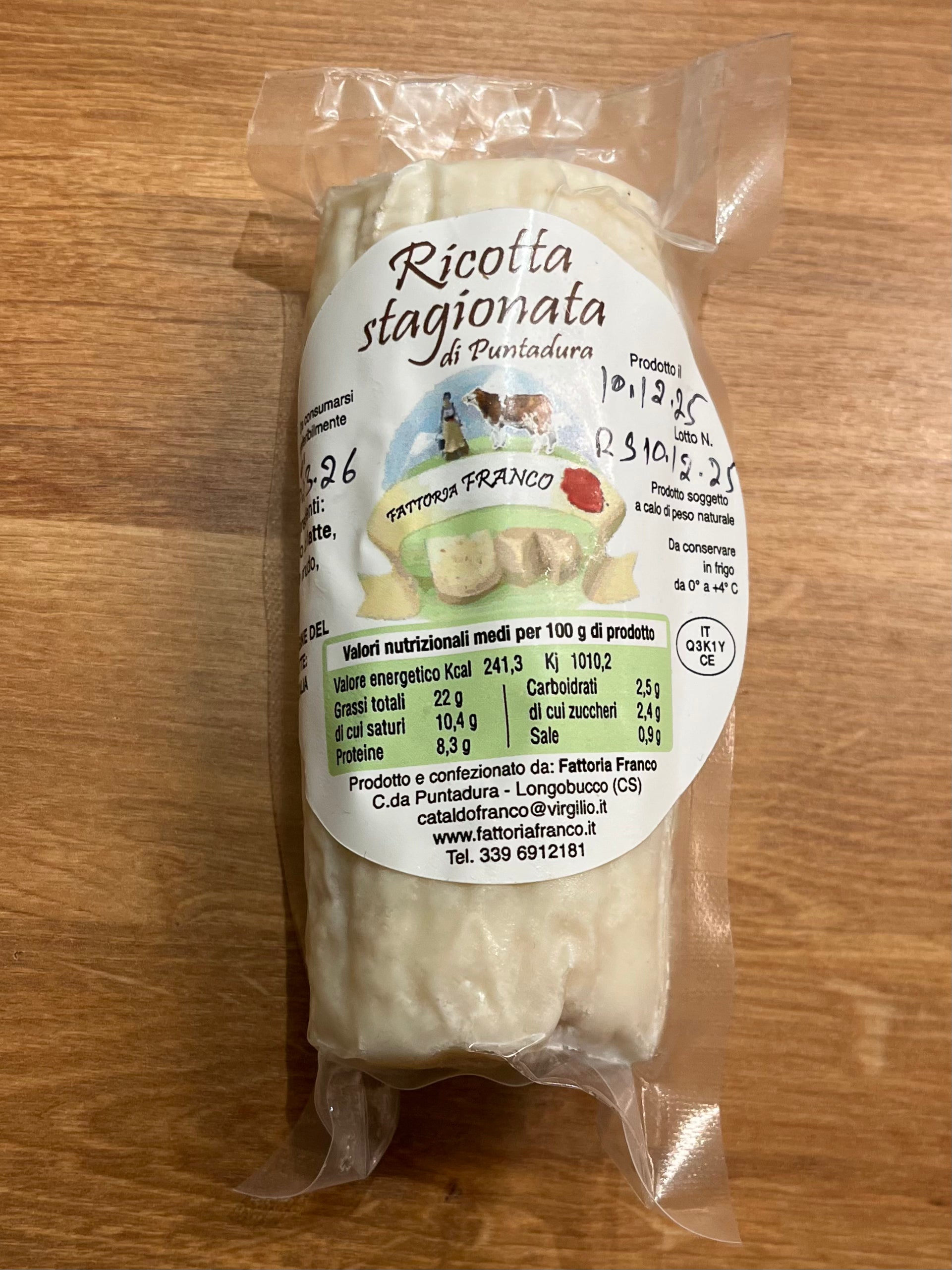 Ricotta di mucca stagionata